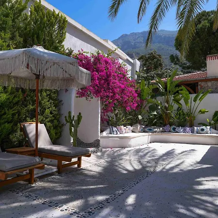 Kassandra Boutique 2*